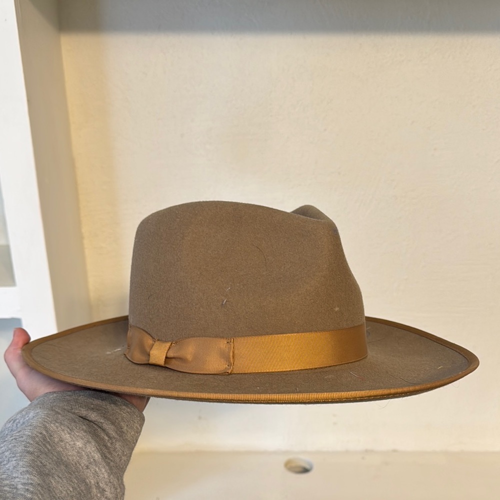 Gigi pip Monroe hat size 57